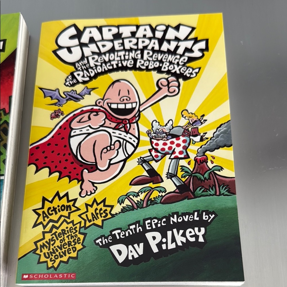 Scholastic captain underpants set book of four - Picture 7 of 10